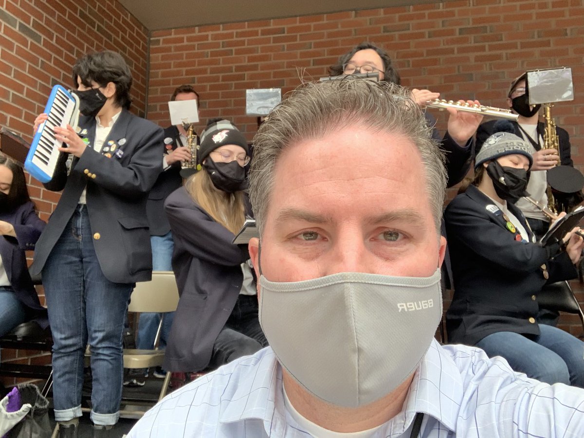 Erikd25's tweet photo. That’s just the ⁦@Yale⁩ band behind me! My ears will be fine:) https://t.co/vC8gOyohuY