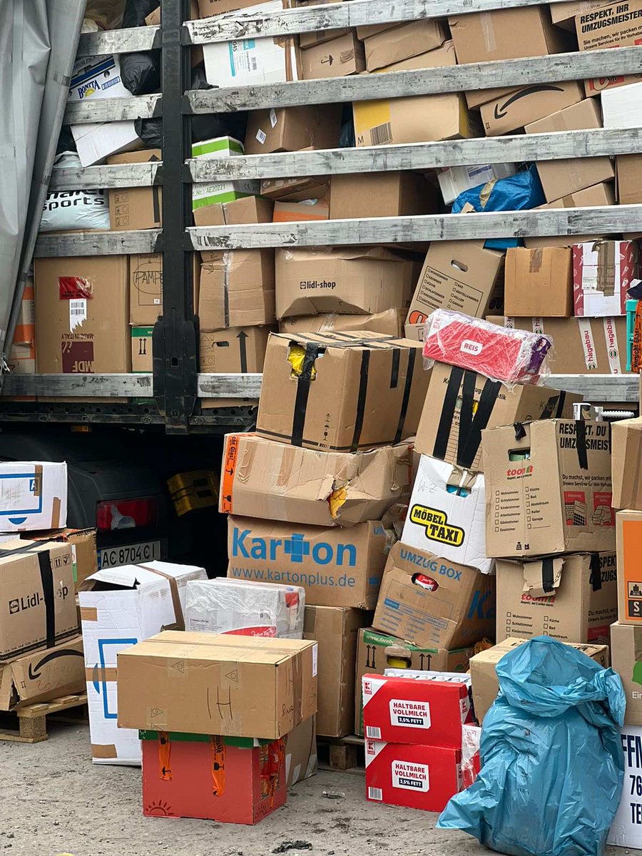 fozzy_group's tweet photo. Together with the Ukrainian state and other business partners we've opened the Volunteer Warehouse Center in Poland https://t.co/pxyVgkEsBi https://t.co/3DbCVjEysm