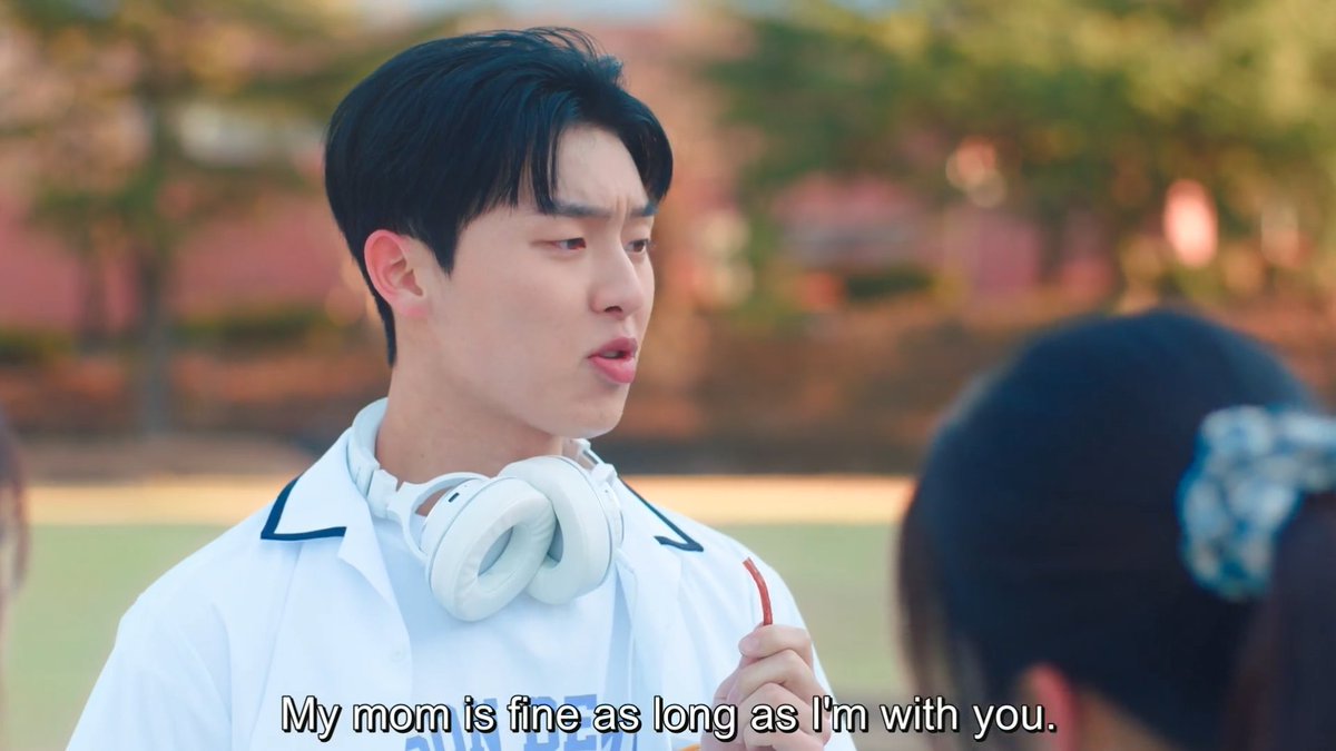 mematwtlg's tweet photo. We have that friends that their parents will allow them to go if you will go also. This is so relatable! 😂

#TwentyFiveTwentyOne
#TwentyFiveTwentyOneEp10 https://t.co/F008xgHf2b
