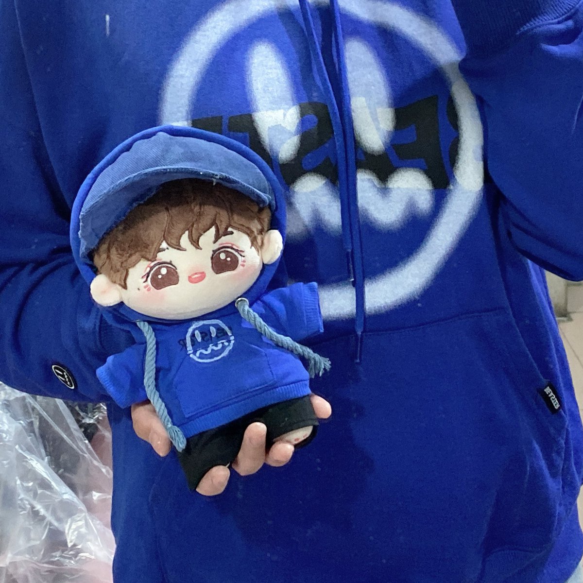 knifeDao_'s tweet photo. same clothes as daddy and mammy~
👨👩👦
#นายท่านกรชิต
#高卿尘 #Nine #INTO1NINE
#GaoQingChen #littlenine https://t.co/hsI2QgBPhD