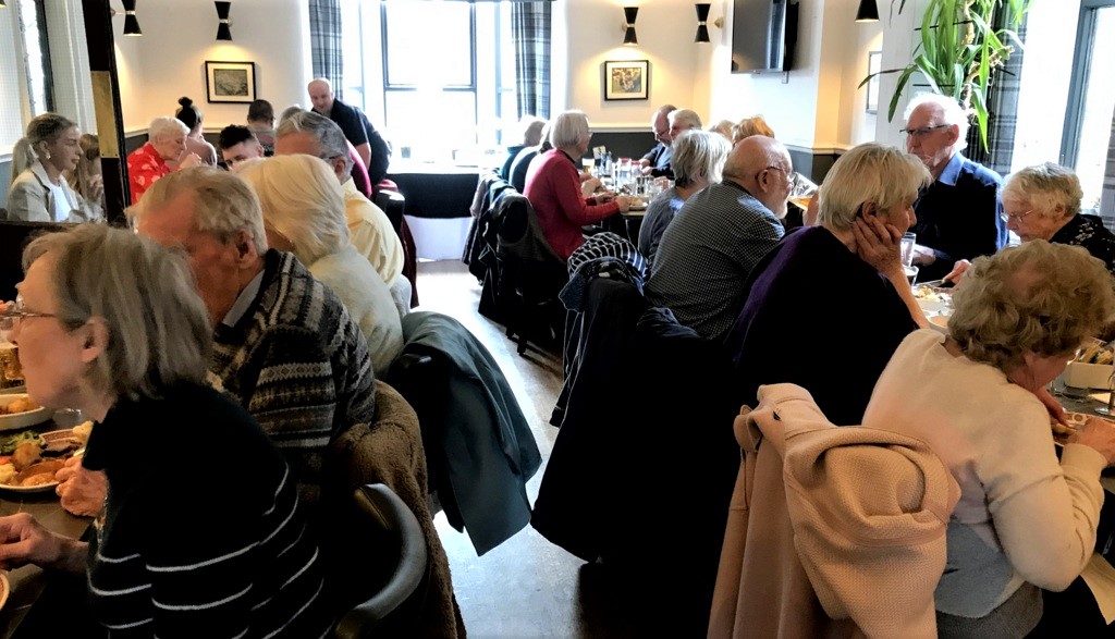 Some members of #Christchurch #Ilkley enjoyed a wonderful lunch @Riverside. The food was excellent, as was the service 🍽️