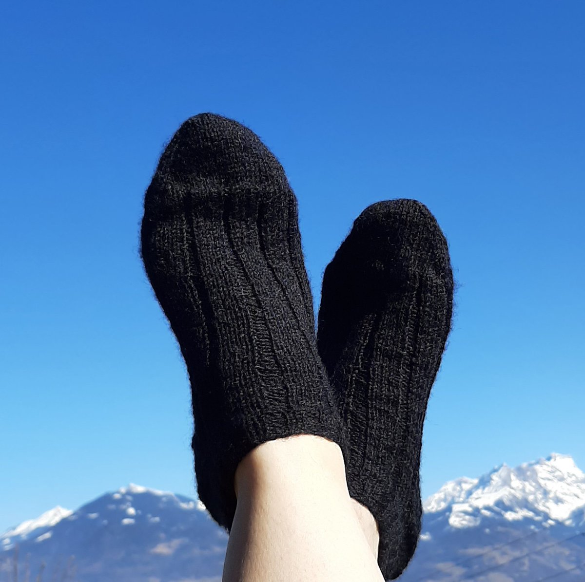 Knitbyfabricole's tweet photo. Et voilà petite commande.
Ravie du résultat!
#teamtricot #knitisun #handknit #handsocks #knitismyyoga #tricoterapia https://t.co/ASXRrXFDD8