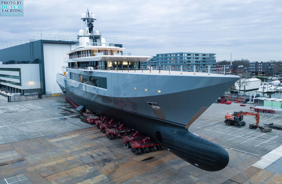Dutchyachting's tweet photo. We had a closer look at #Oceanco’s #Y720 which was rolled-out of their dock in #Alblasserdam. In the meantime the mast of the 109m/ 357'6" #yacht was installed so enough reasons to put the #Sinot designed yacht in the spotlights today. Photos: The Nautical Lady & @DutchYachting. https://t.co/1s4rPGRbeS