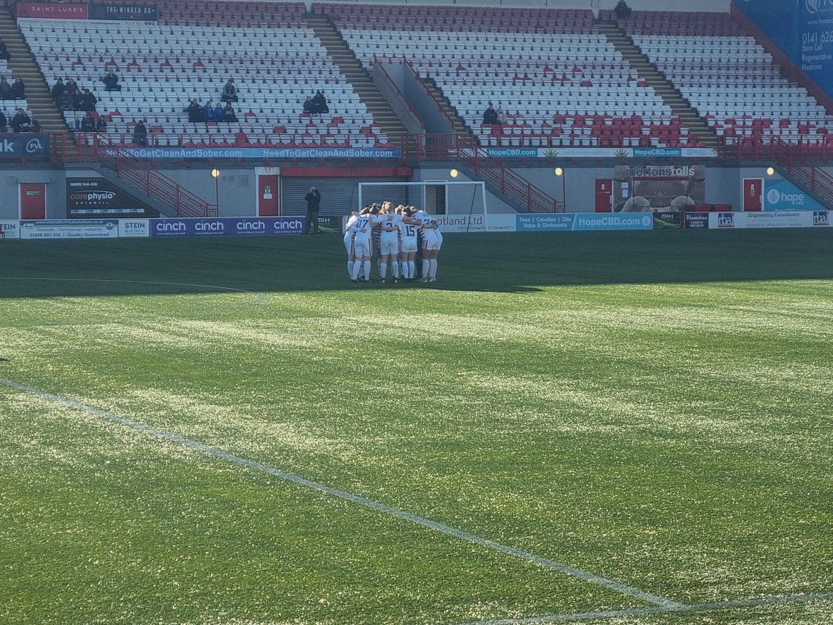 AcciesWFCMedia's tweet photo. The team is out #HAMRAN https://t.co/rLyH6YQQ24