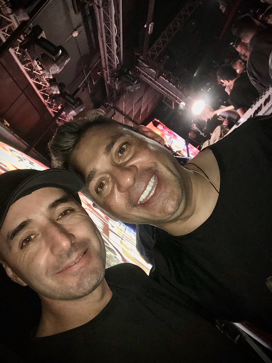 Mtuquiroga's tweet photo. Háblame de #felicidad 🎶💪❤️🤘🏻🎶🙏🏻🎶🎶🎶 #musica #vallenato #jeancarloscenteno @JEANKCENTENO 🎶🙏🏻🎶🎶🎶 https://t.co/SRu3JkEi7R