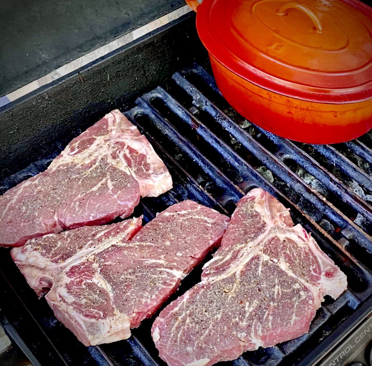 MeVsCooking's tweet photo. Everything is so expensive these days. So we went for it and got Porterhouse. So worth it, with Brussels sprouts. #steak #cooking #homecook #gaycook #highaltitudecooking #foodblogger https://t.co/rrpfjAFVxm