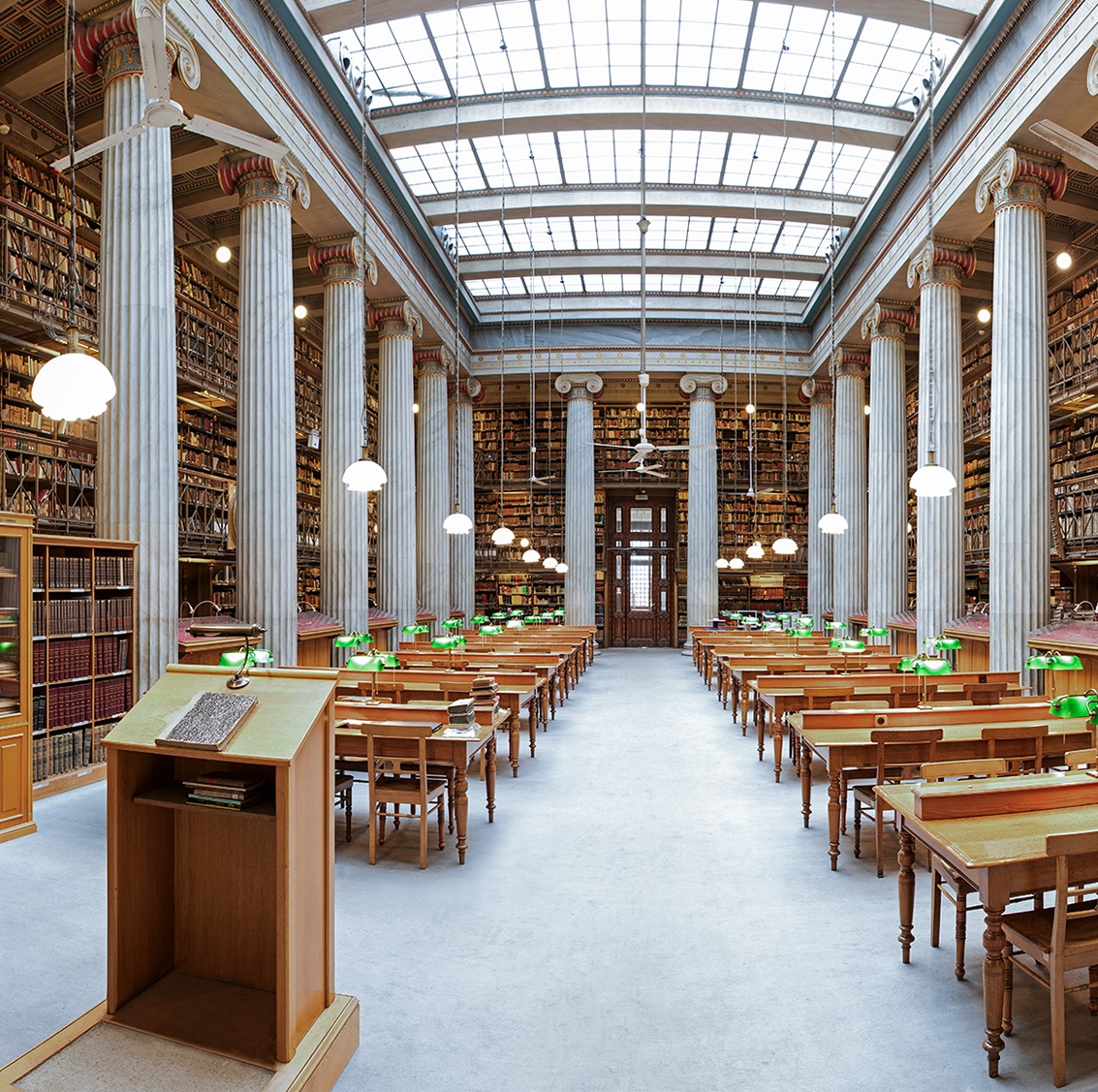 Levenger's tweet photo. #SundayReads visits Athens, home to the magnificent #NationalLibraryOfGreece. Established in 1832, the Library has one of the greatest collections of Greek manuscripts, including the first publication of Homer’s epics and hymns.
#book #books #beautifullibrary #Levenger https://t.co/uijRreERqI