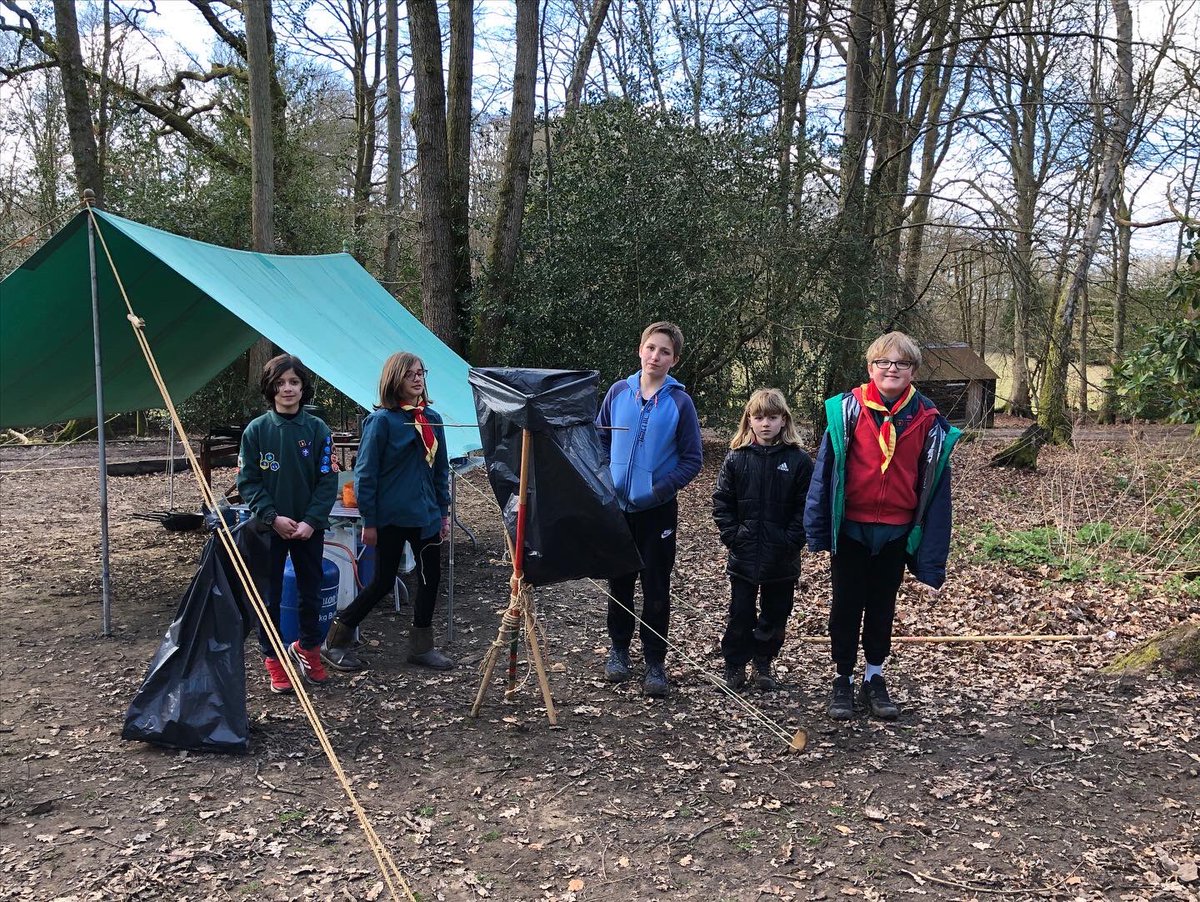 Oatisoatlands's tweet photo. Camp gadgets https://t.co/MFsaVw8vw2