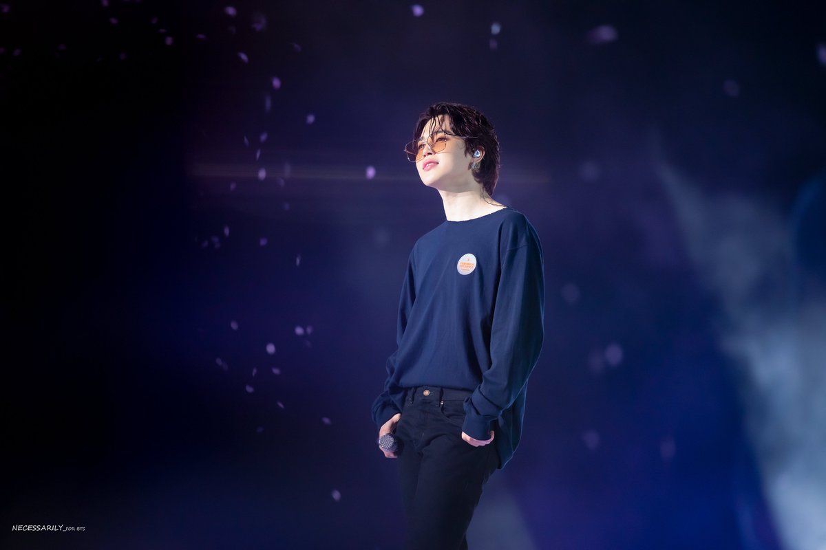 aspire_for_BTS's tweet photo. 막콘이라니...

220313 PTD on Stage Seoul
#방탄소년단 #BTS #지민 #JIMIN https://t.co/Vq9yptG5bK