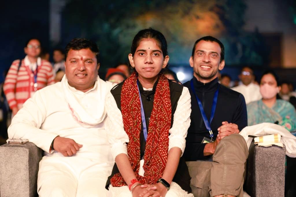 rai_tomar's tweet photo. सरल स्वभाव,कुशल नेतृत्व क्षमता के धनी @Allavaru सर को जन्मदिन की अनंत शुभकामनाएं । 
@srinivasiyc https://t.co/mfYayZoHZD
