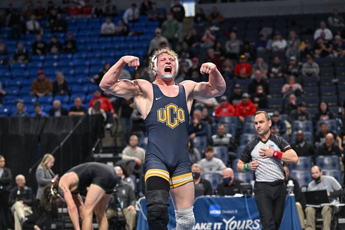 ucoathletics's tweet photo. Dalton Abney gave up just one point in four tournament matches and finished a perfect 26-0 on the season while improving to 49-4 for his career in becoming a three-time All-American.

@UcoWrestling x #RollChos 

https://t.co/kPTrxj7jhw https://t.co/swzliM7qju
