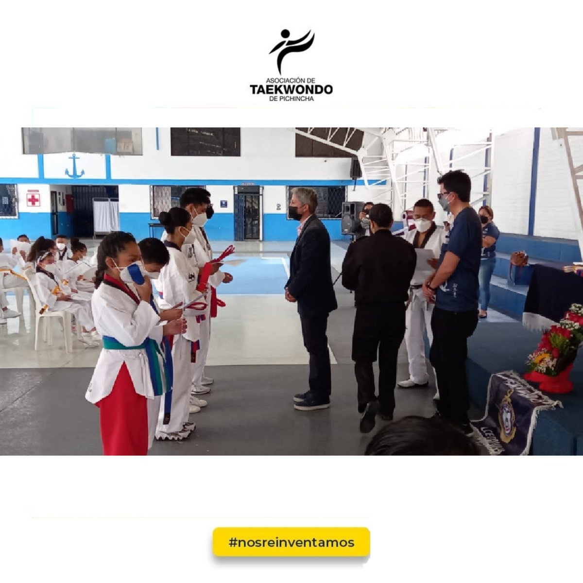 aso_tkd_pich's tweet photo. Liceo Naval asciende a sus deportistas.
#12demarzo | Cambio de cinturón de varios deportistas. Estuvo presente el señor Carlos Cueva como representante de la #ATKD de Pichincha.
Felicitamos al profesor Luis Tipán por su aporte que ayuda a engrandecer el Taekwondo.
@TeamPichincha https://t.co/HGVuXuONji
