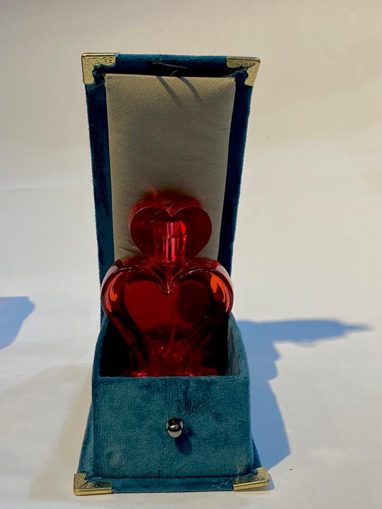 berfyum's tweet photo. عيد الام قرب وعايز تجبلها هديه بس الميزانيه مش كويسه معاك❌

تع��لا علي
A&amp;m perfume 🌸

وهاديها ب اجمل واحلا البوكسات اللي ممكن تشوفها ب اقل الاسعار وكمان ممكن تختار شكل الازازه من الازايز دي وازايز تانيه كتيير 😉

1_الازازه 0️⃣5️⃣ مللي✔️ https://t.co/iMketGxlwf