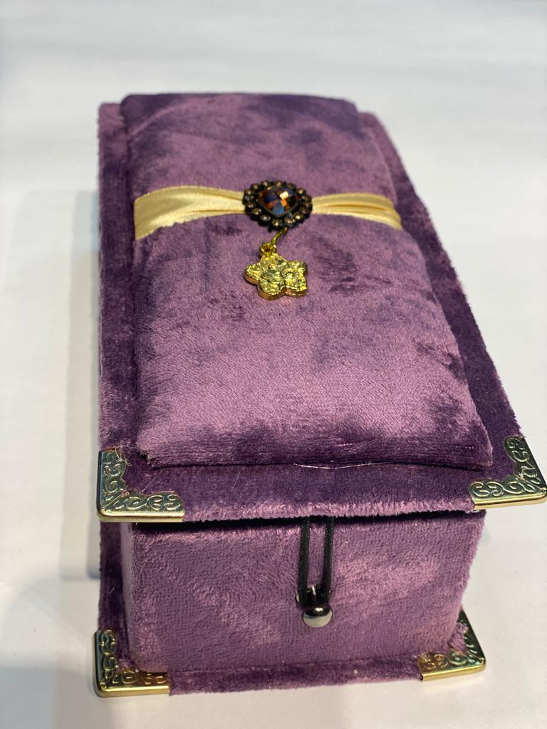 berfyum's tweet photo. عيد الام قرب وعايز تجبلها هديه بس الميزانيه مش كويسه معاك❌

تع��لا علي
A&amp;m perfume 🌸

وهاديها ب اجمل واحلا البوكسات اللي ممكن تشوفها ب اقل الاسعار وكمان ممكن تختار شكل الازازه من الازايز دي وازايز تانيه كتيير 😉

1_الازازه 0️⃣5️⃣ مللي✔️ https://t.co/iMketGxlwf