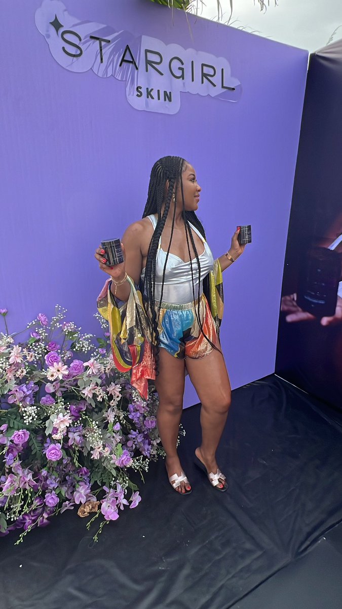 vallepink's tweet photo. @EliteLeaguemag StarGirl Skin is outtttt 😱😱😱😱

Screeeeaamiiiinng 😱😱😱😱🤩🥳
#HappyBirthdayErica
#EricaAt28 
ERICA NLEWEDIM
ELITE LEAGUE 
MASH TATIN 2.0
SGS IS HERE https://t.co/F5QPIeGMyb