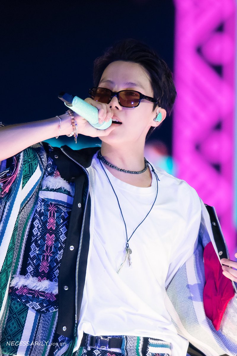 aspire_for_BTS's tweet photo. 까리함의 의인화

220313 PTD on Stage Seoul
#방탄소년단 #BTS #제이홉 #JHOPE #정호석 #JUNGHOSEOK https://t.co/V2PFHfUaKH