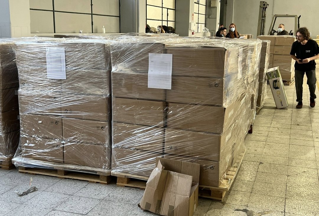 SQUAREVentures's tweet photo. Espectacular trabajo del equipo de https://t.co/K9RSLPXMns #Portugal y #Jeune. Felicidades a Alberto y Carolina. Hoy sale un nuevo camión para #Ucrania. ¿Quieres ayudar? https://t.co/6QJNM79hFu https://t.co/pwIt3AP4QC
