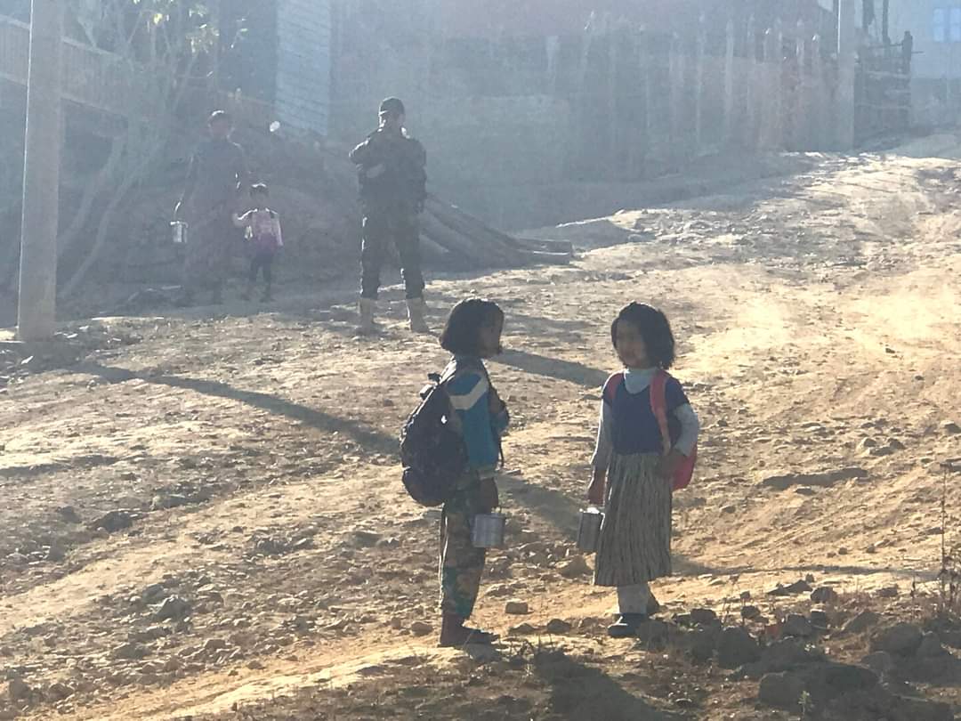 thechinjournal's tweet photo. These pictures show how children are attending classes in CDF/CNA controlled areas in Chin State's Thantlang township. A huge number of CDM teachers are volunteering in their respective areas. 
#Thantlang
#ChinState
#MyanmarCoup 
#education https://t.co/uLw5t01OzT