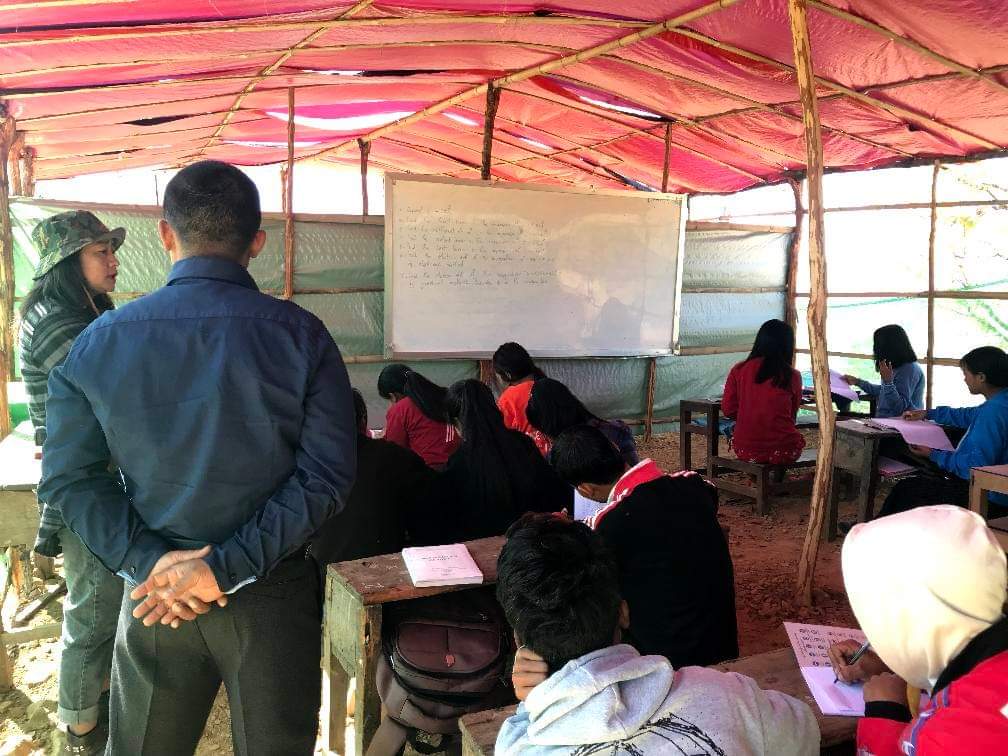 thechinjournal's tweet photo. These pictures show how children are attending classes in CDF/CNA controlled areas in Chin State's Thantlang township. A huge number of CDM teachers are volunteering in their respective areas. 
#Thantlang
#ChinState
#MyanmarCoup 
#education https://t.co/uLw5t01OzT