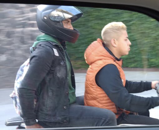 andresdom77's tweet photo. Cuidado con estos dos que andan en motociclista en Luis Cabrera, entre Benito Juárez y Avenida San Jerónimo… 👇🏽 https://t.co/6oYtVBRjA9