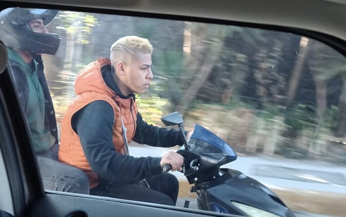 andresdom77's tweet photo. Cuidado con estos dos que andan en motociclista en Luis Cabrera, entre Benito Juárez y Avenida San Jerónimo… 👇🏽 https://t.co/6oYtVBRjA9