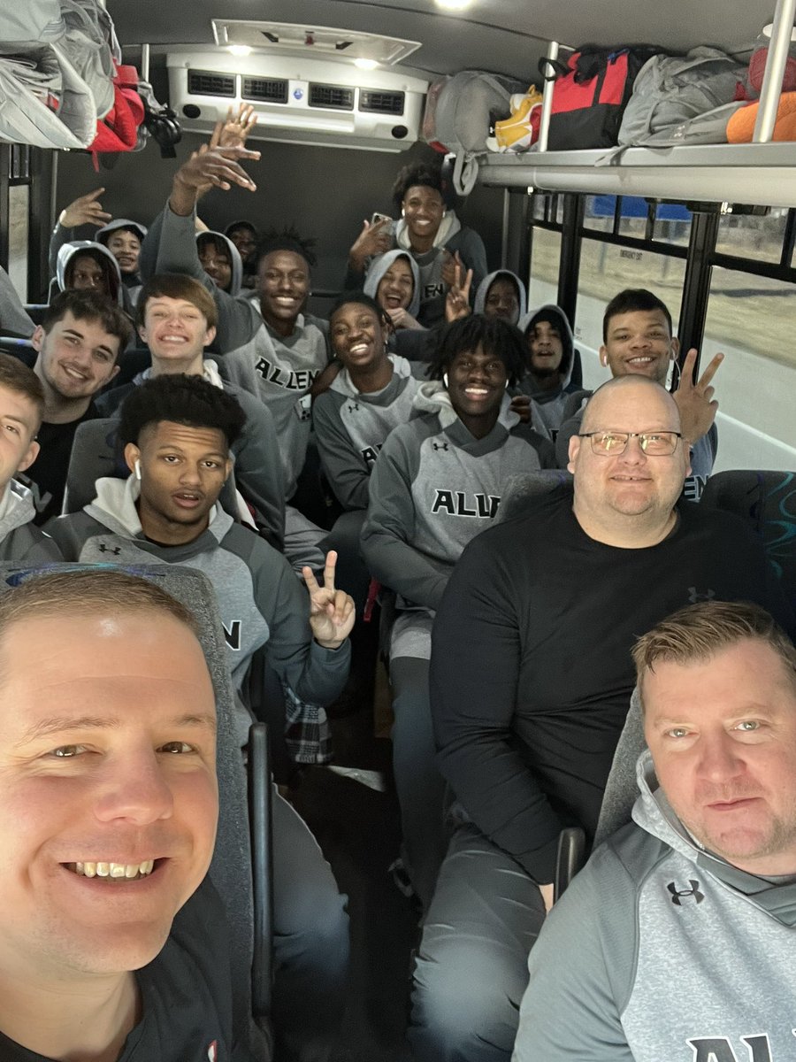 AllenCC_MBB's tweet photo. Red Devils are heading to Danville! Thank you to everyone who helped send us off! #NationalTournament #AllenPride @KJCCCmedia @IolaSports @IolaRadio https://t.co/m2HyNcegbV