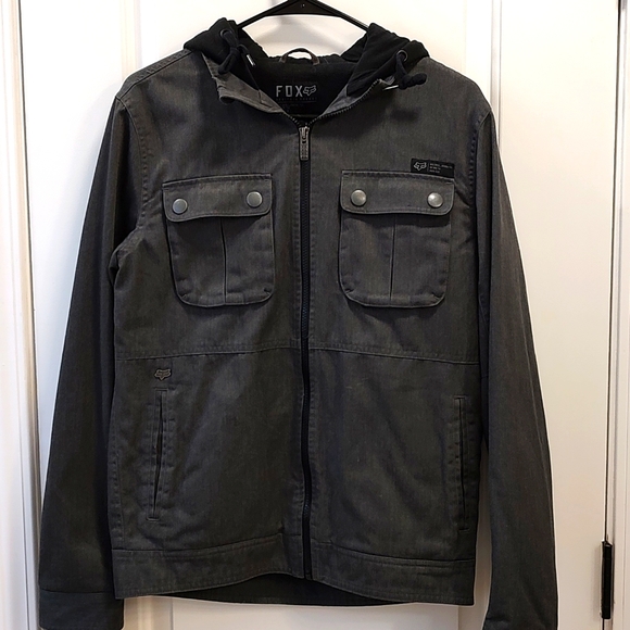 weasley034's tweet photo. So good I had to share! Check out all the items I'm loving on @Poshmarkapp #poshmark #fashion #style #shopmycloset #fox #bogner #chicos: https://t.co/jF9HyI9wX0 https://t.co/p6tkNC1oge
