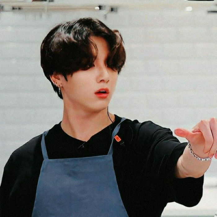 vggukartc's tweet photo. ─ 𖥻 Mais de 100 fanfics taekook separadas em temas - soft, abo, colegial, etc • a thread https://t.co/b68c23E8qg