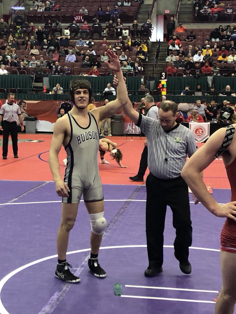Aidan McStay WINNER by a 6-0 decision over Fairfield.
5th place finisher!!!  108 career wins!