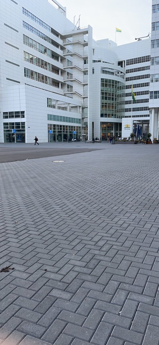 RitaVerdonkDH's tweet photo. Het is bijna tijd voor het slotakkoord. Onze lijsttrekker, oprichter en voorman @RicharddeMos zal nog één keer uitleggen hoe wij, @GDMDenHaag de problemen in onze prachtige stad gaan oplossen @DenHaagFM #lijsttrekkersdebat #dezestadverdientbeter https://t.co/3mzdNK4iJW