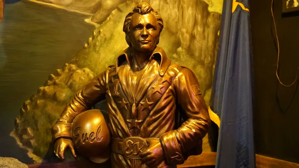 Salute to the man himself, Evel Knievel!