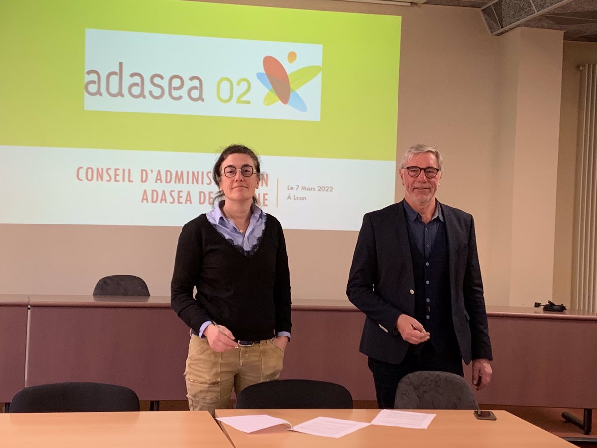 HENRYPatrick02's tweet photo. @GroupamaNordEst signe un partenariat avec #ADASEA 02 pour accompagner les agriculteurs avec la cellule #Réagir02. Convention signée par @ecvass02 présidente de @usaa_02 et @HENRYPatrick02 président de @GroupamaFd02 #Assureur #Agriculteurs https://t.co/YYskYuOPSy @m_templier https://t.co/tSr3lmEiY0