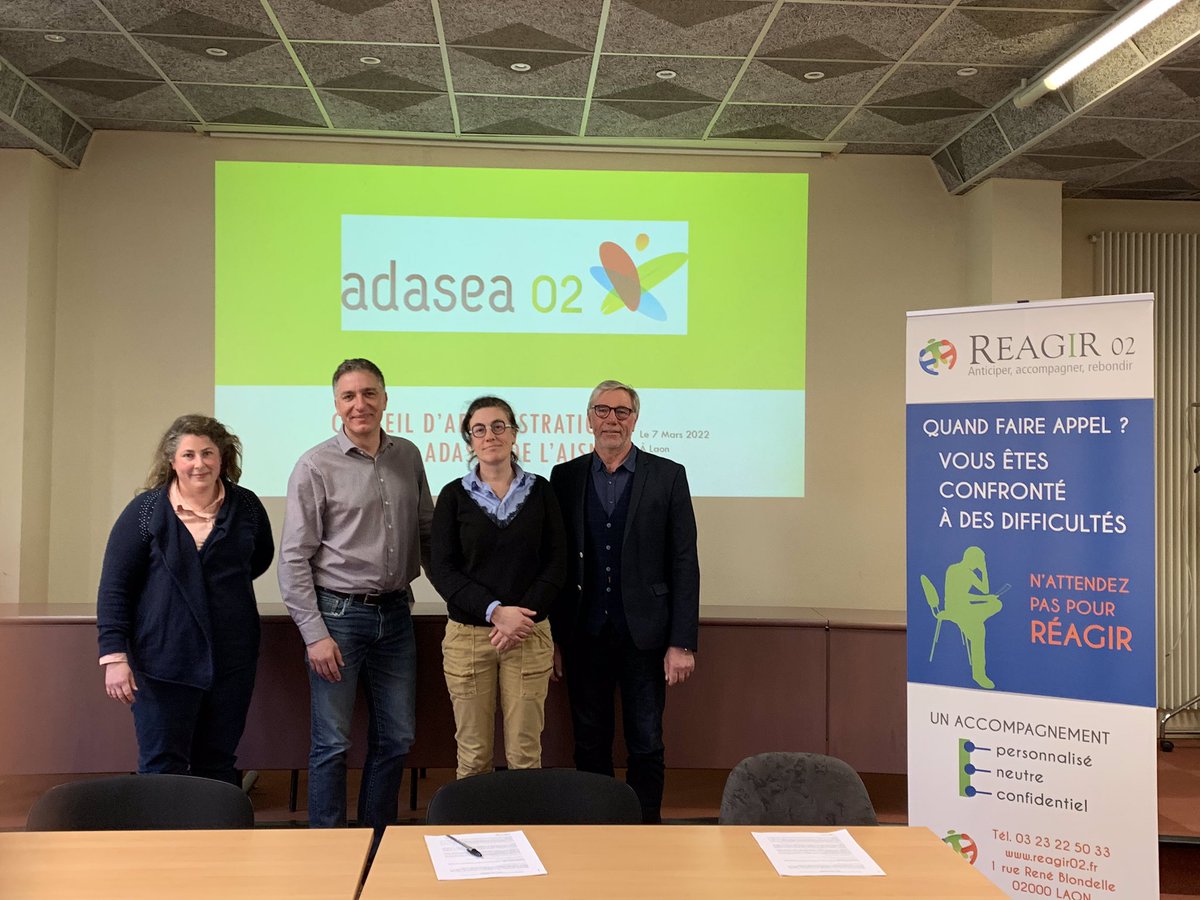 HENRYPatrick02's tweet photo. @GroupamaNordEst signe un partenariat avec #ADASEA 02 pour accompagner les agriculteurs avec la cellule #Réagir02. Convention signée par @ecvass02 présidente de @usaa_02 et @HENRYPatrick02 président de @GroupamaFd02 #Assureur #Agriculteurs https://t.co/YYskYuOPSy @m_templier https://t.co/tSr3lmEiY0