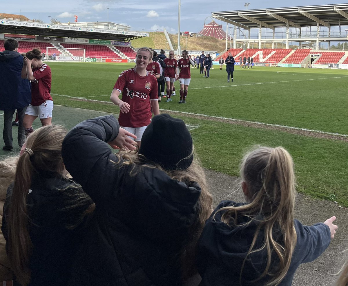 mrsrlkingham's tweet photo. When one of your favourite players comes to say hello! We had a great time watching @NTFCWomen at Sixfields today @_esb98rown @Mistry1992 https://t.co/NmmQnNvdWX