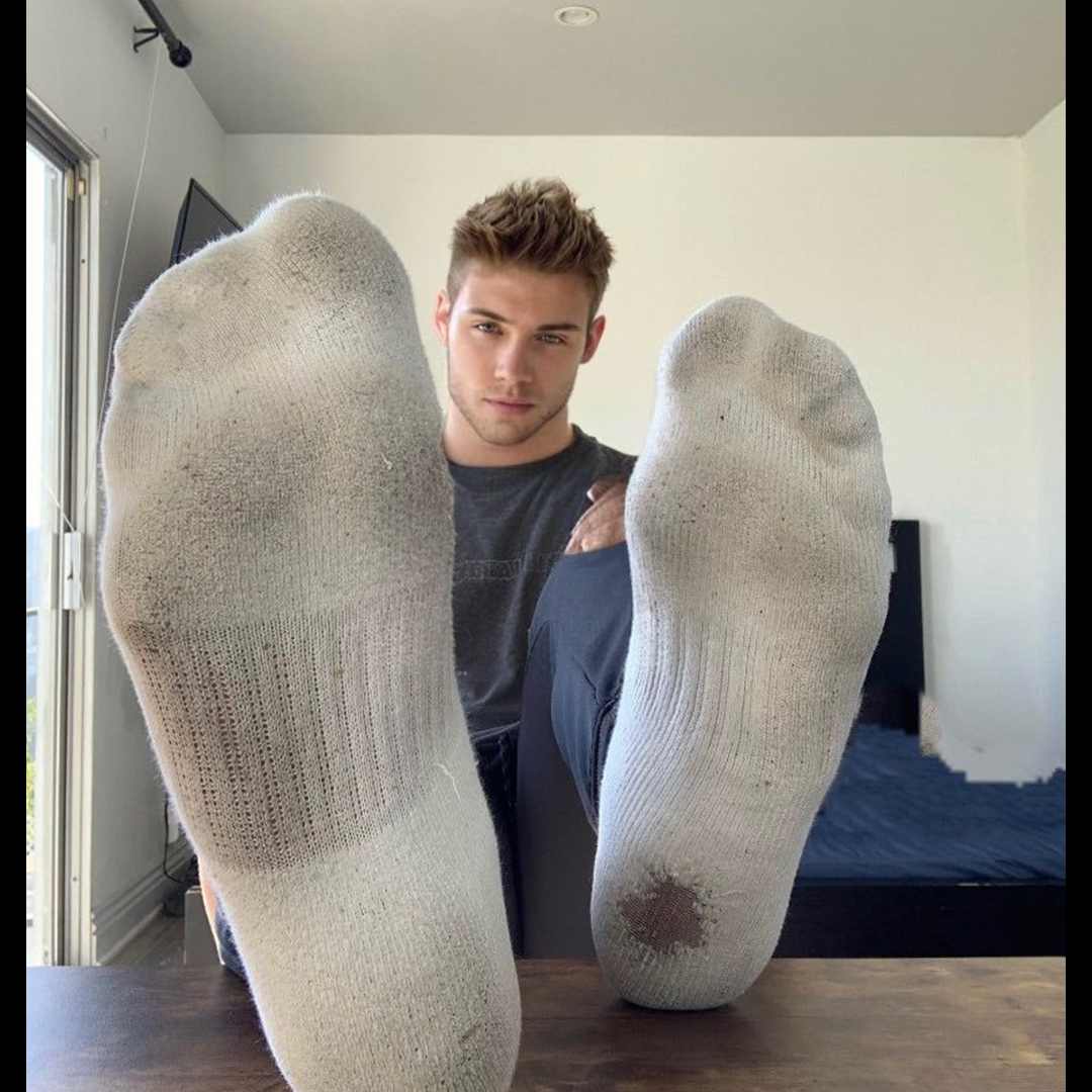 BAREFOOT AND SOCKS ON (@barefootsockson) / Posts / X