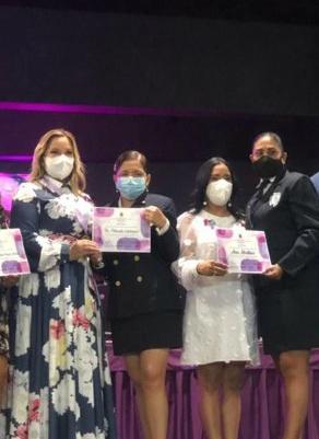 1MairaRodriguez's tweet photo. Celebramos el Día Internacional de la Mujer con hermoso acto en conjunto con @clebne_oficial y @Funsone_NE rindiendo honores a grandes mujeres de nuestra región, seguiremos trabajando para impulsar la igualdad y la defensa de los derechos de todas! #Inemujer https://t.co/J1pAp2EdqQ