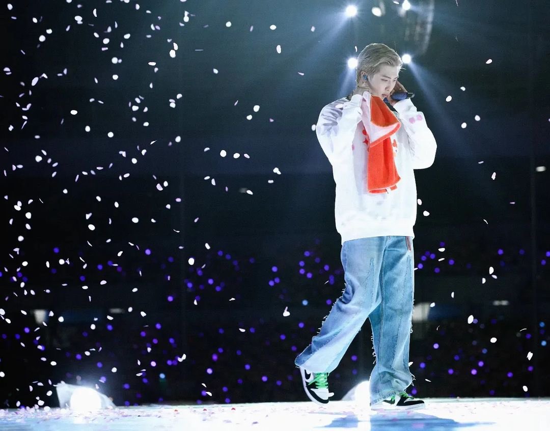 __rkive____'s tweet photo. 덕분입니다.
#RM #rkive https://t.co/agtrsqNaPc