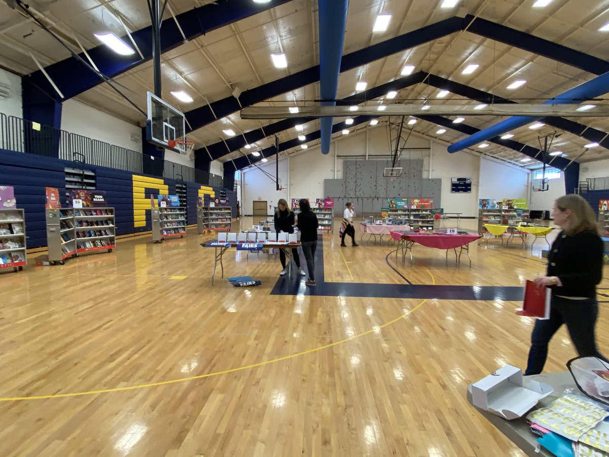 PennCharterLibs's tweet photo. PC Book Fair is taking shape!  Thanks parent community! Stop by Me bday through Friday 8:00-4:00. Or Wednesday til 6:30. New location: Dooney Field House! https://t.co/7MTi4ntbYH