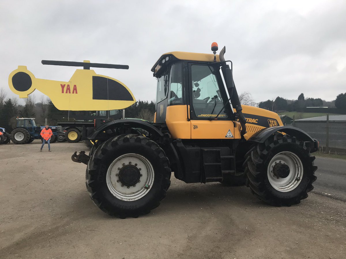 KnaresboroYFC's tweet photo. Tremendously thankful to all the tractor drivers for turning out today, thanks the sponsors, both Showgrounds, NY Police, organisers, stewards, catering team, and all the spectators that lined the streets and cheered us on. Final numbers will be released on Facebook 🚜🚜🚜🚜 https://t.co/uzjaqp4MHS