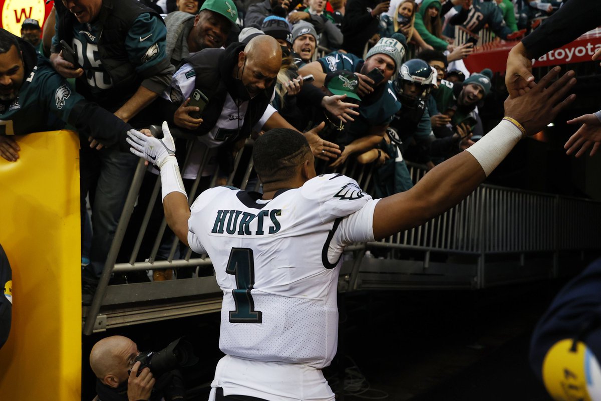 ImYourHostVick3's tweet photo. The more you doubt him the higher he will rise. #Eagles #FlyEaglesFly https://t.co/WJbqERpWV7