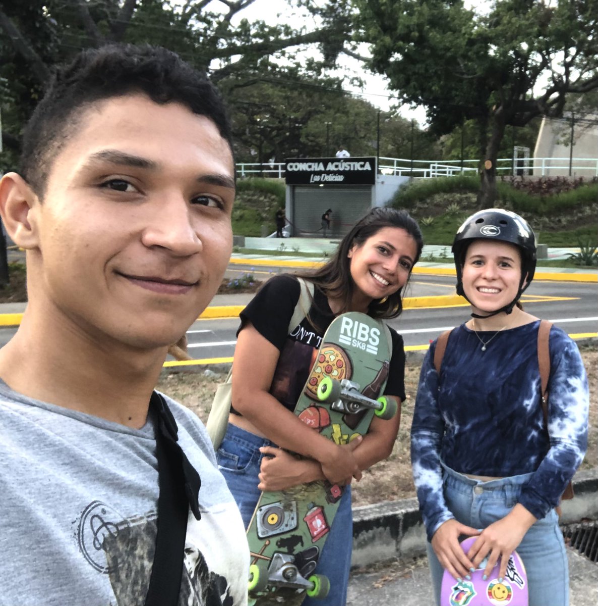 yeiporquesi's tweet photo. 🛹| “In the now, take a chance, Make a mess, and don't forget that life is a dance, yeah”.
- A -
#Skate #movemente #friends #avicii https://t.co/uY6j552PkW