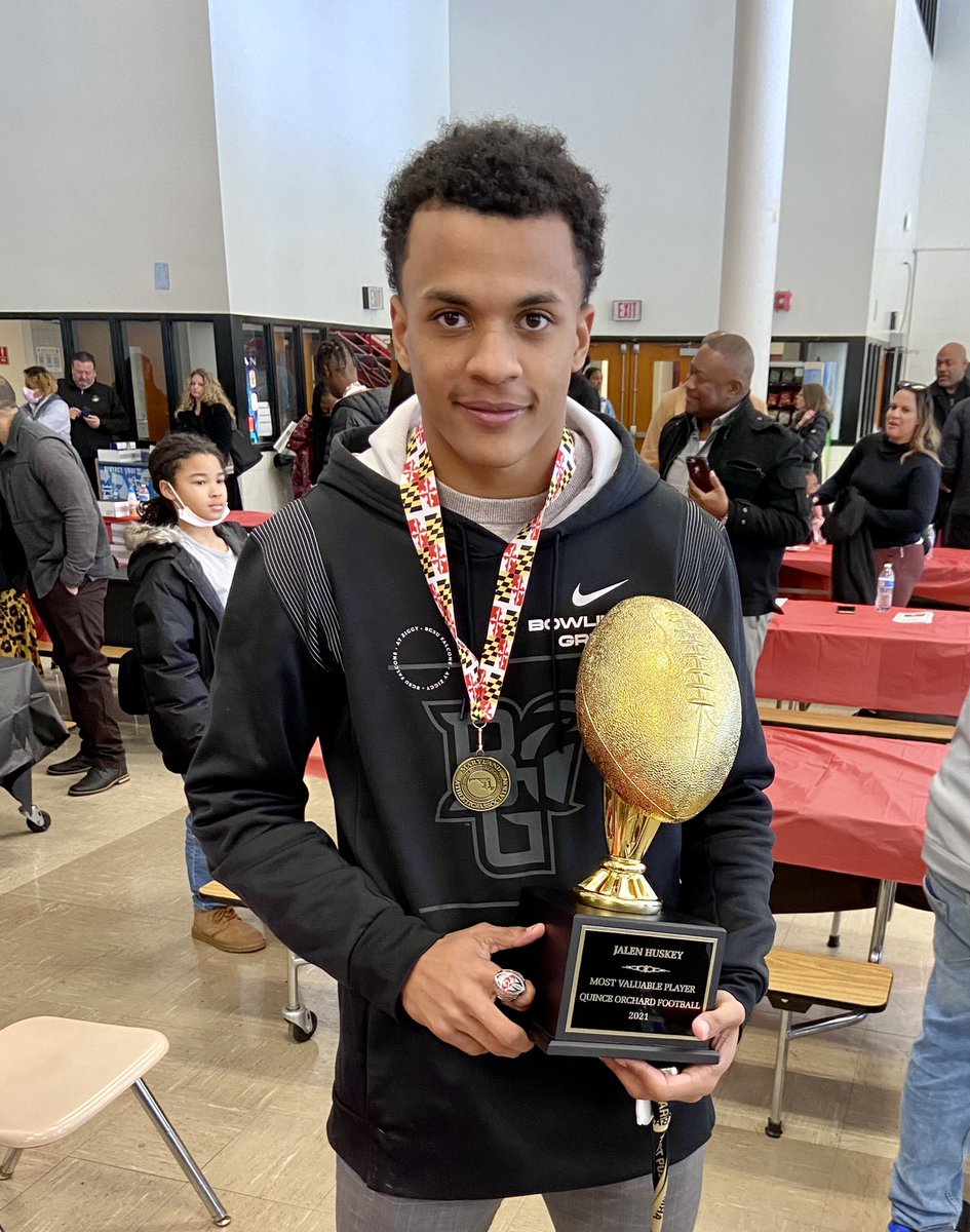 Thomas4Leaders's tweet photo. Proud of our players, coaches, and community that came together to make this a reality! 💍 Congratulations on an epic season of QO football grounded in shared values! 🙌🏻🐾❤️🏈 
#LeademUp #CougarPride https://t.co/9GlmhxhGlS