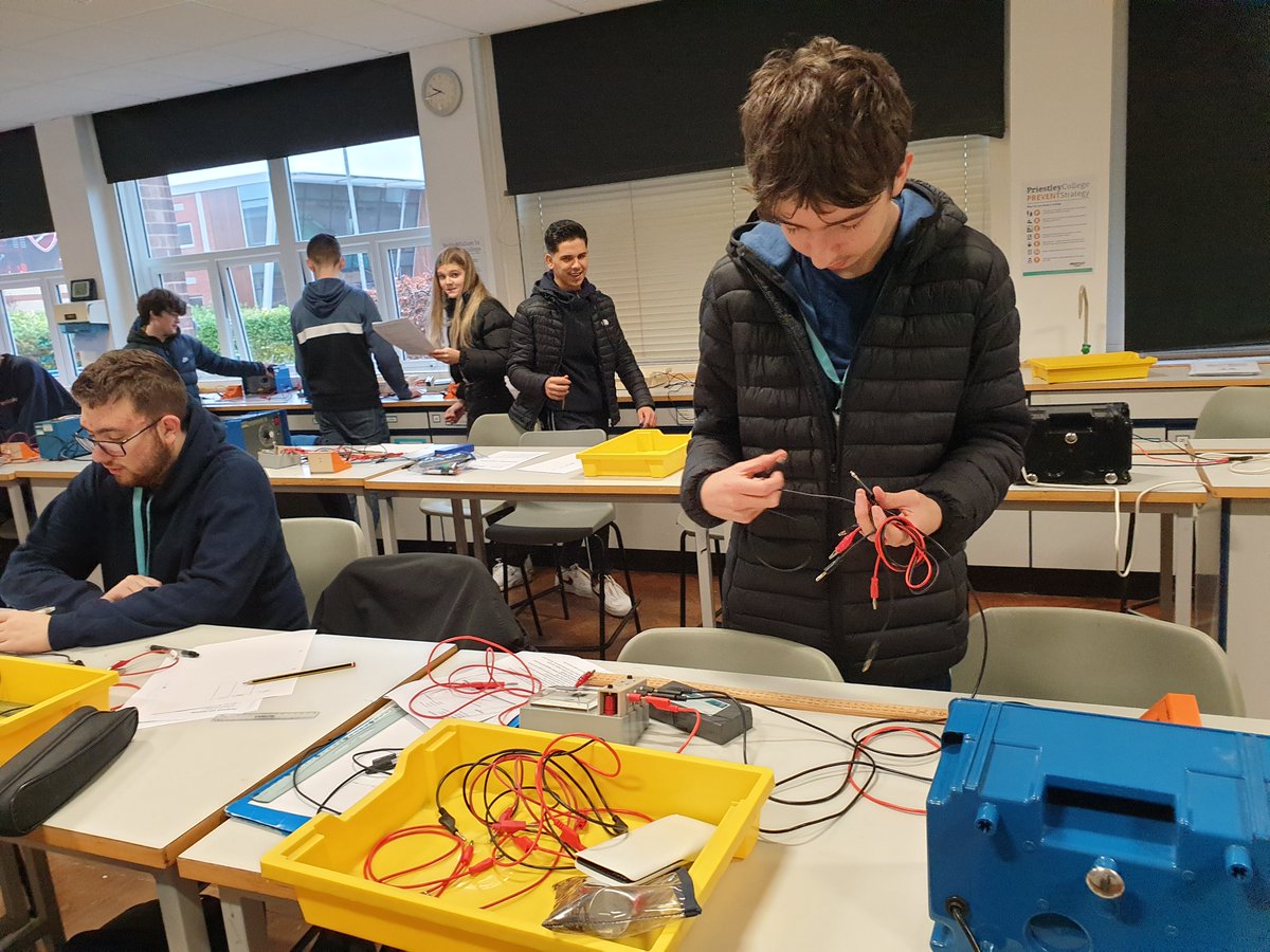 PriestleyPhys tweet media