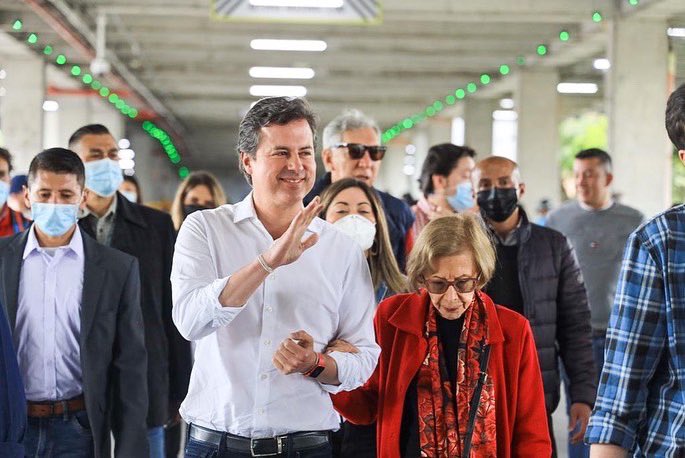 juanmanuelgalan's tweet photo. ¡Estamos listos!
Llegamos a Unicentro a votar por una Colombia más justa, por un país libre de clientelismo y de mafias.
Cuento con ustedes para transformar a Colombia #UnRumboDeVerdad #Elecciones2022 https://t.co/vQ1KPmLD0i