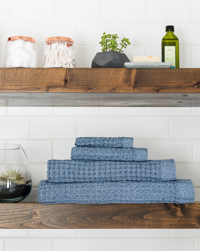 The softest, longest-lasting set on your shelf. 100% Supima cotton bath towels from <a href="/onsentowel/">Onsen</a> soak up water quickly and dry even faster: onsentowel.com