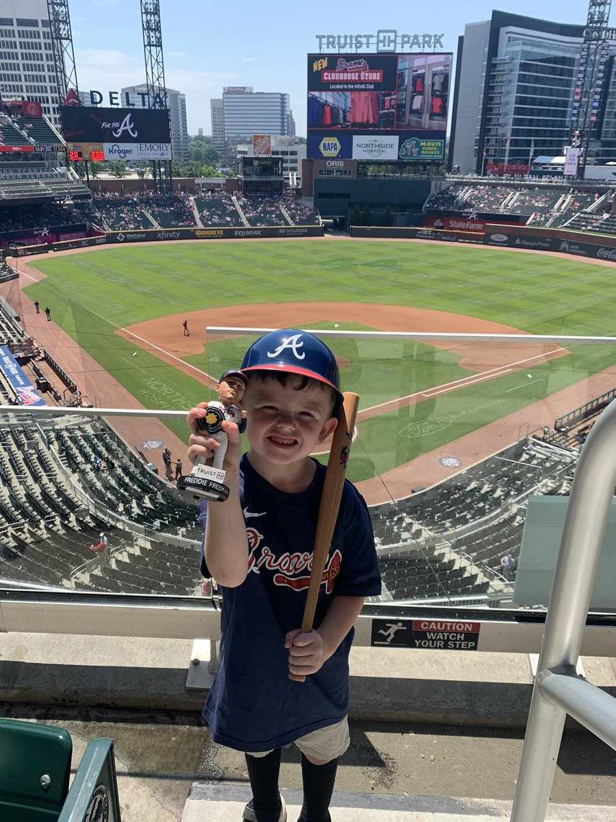 dannyplunkett10's tweet photo. @Braves Resign Freddie or I walk… not really but it will devastate my 6 year old if you don’t https://t.co/3qq1BLzR55