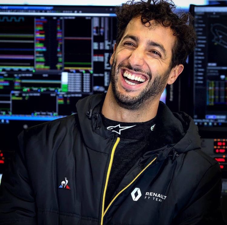digi_rosa_'s tweet photo. Thinking of you @danielricciardo 
Hope you’re feeling better!💕
Ily♥️🍯🦡

#GetWellSoonDanny 
#DR3 #HoneyBadger https://t.co/eouUFySzWa