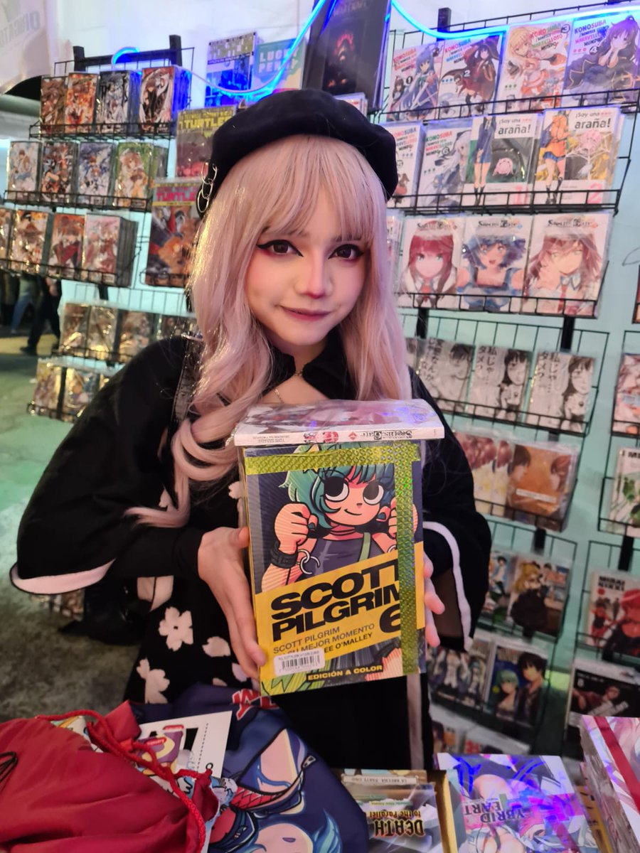 Kamite5's tweet photo. ¡Sobrinos, miren lo bien que la pasamos ayer en el evento #LIghtsofJapan! 🎆⛩️
Recuerden que hoy también seguimos por allá, por si gustan darse una vuelta 🥰
¡Los esperamos con todo nuestro catálogo y sorpresas! 🙌🏻🎁 https://t.co/opGwaM67jh
