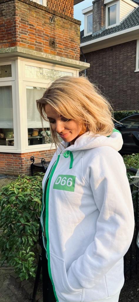 Mijn vrouw heeft gelukkig toch ook maar besloten om <a href="/D66Amstelveen/">D66 Amstelveen</a> te stemmen.