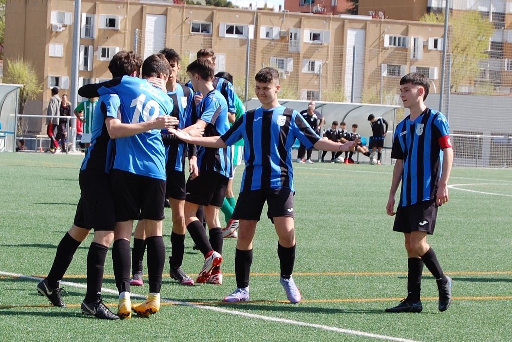 madridsurlatina's tweet photo. 📊JUVENIL “B” 
Victoria 6-1 ante @Betis_SanIsidro “B” hoy en 🏟Los Cármenes (⚽️2 Cobo, 2 Juan, Cesar y Jose Díaz). El equipo de Jose Jurado confirma su buena línea de las últimas semanas con una solvente victoria. #vamossurla🔵⚫️ https://t.co/mZBvdVhgpc
